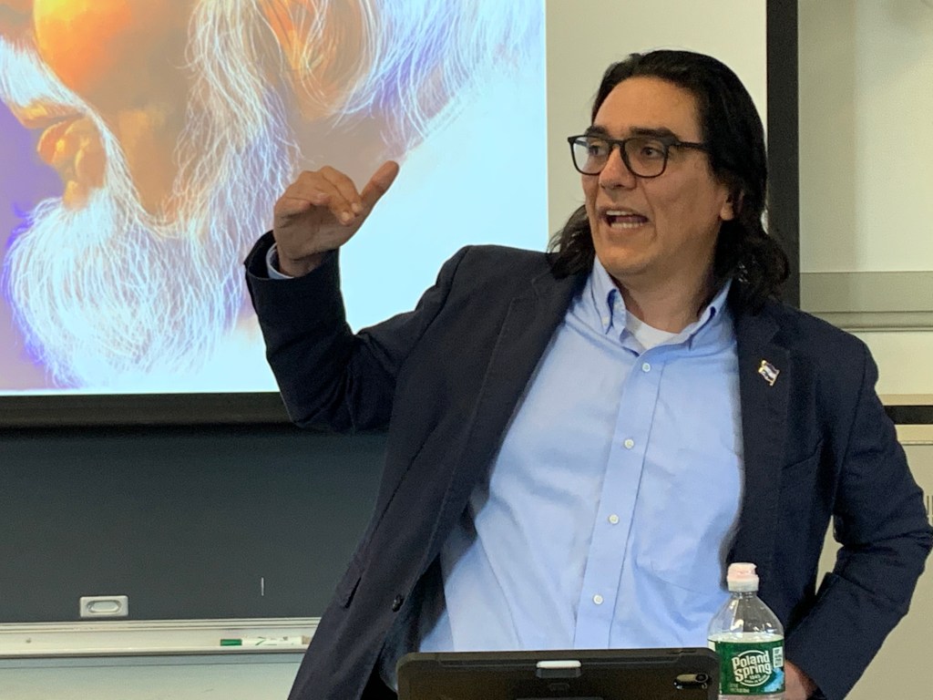 Pedro X. Molina delivers lecture